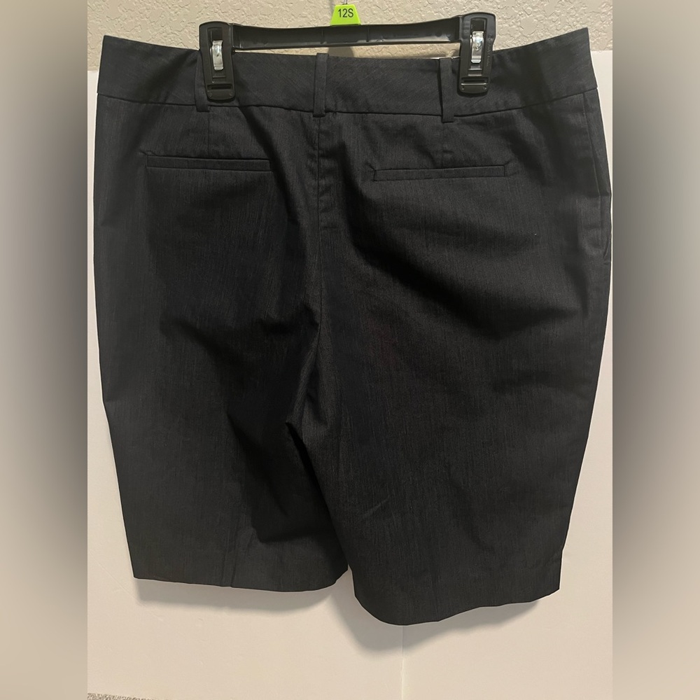 TALBOTS Women’s Charcoal Bermudas Dressy Stretch Shorts Size 10 - Picture 3 of 16